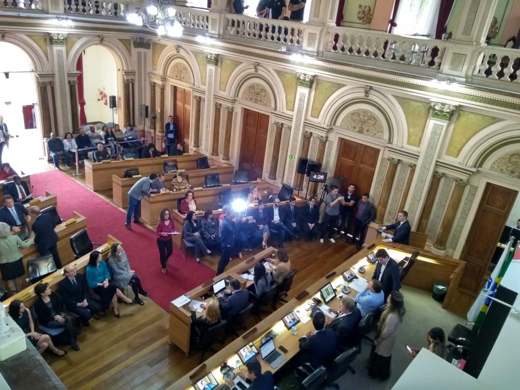 Polícia Científica recebe homenagem na Câmara Municipal de Vereadores de Curitiba