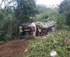 Em menos de 12 horas, vítimas fatais do acidente com ônibus em Sapopema (PR) são identificadas e liberadas aos familiares