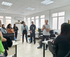 Servidores da Sesp visitam unidades da Polícia Científica em Curitiba