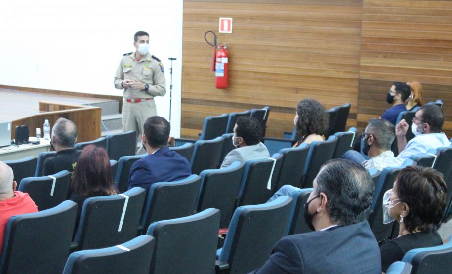 Polícia Científica promove reunião com representantes do Paraná e do Pará para debater sobre acidente com ônibus na BR 376