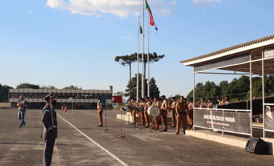 Profissionais de segurança pública são homenageados pelo ministro André Mendonça na APMG, em São José dos Pinhais