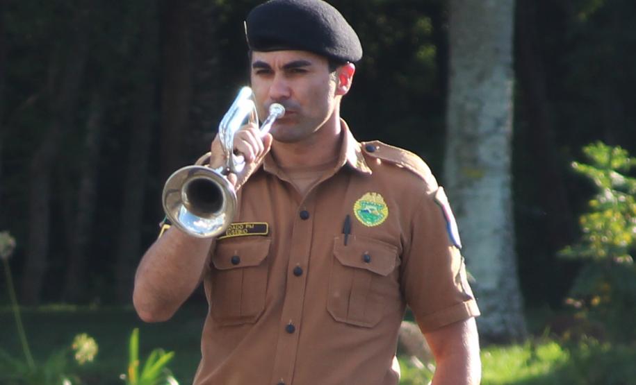 Profissionais de segurança pública são homenageados pelo ministro André Mendonça na APMG, em São José dos Pinhais