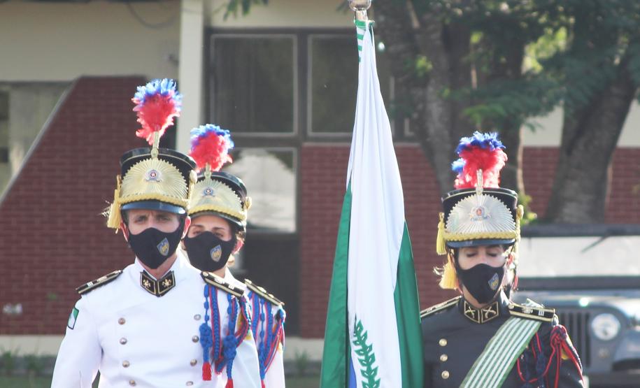 Profissionais de segurança pública são homenageados pelo ministro André Mendonça na APMG, em São José dos Pinhais