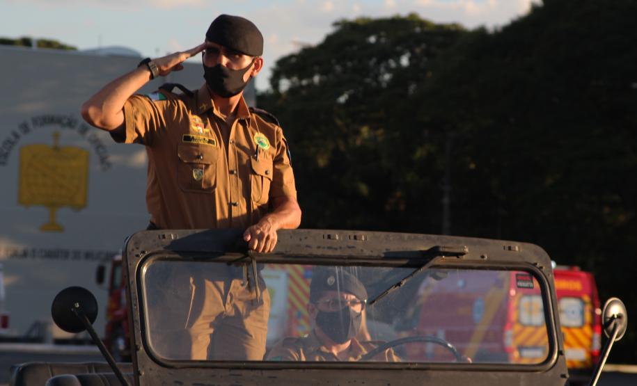 Profissionais de segurança pública são homenageados pelo ministro André Mendonça na APMG, em São José dos Pinhais