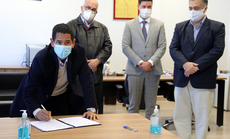 Sesp e Sesa firmam parceria para utilização do laboratório multiusuário da Polícia Científica