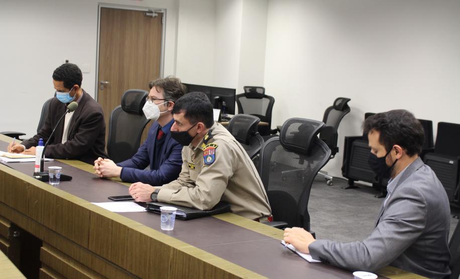 Secretaria da Segurança recebe projeto para implantação de unidade da Polícia Científica no campus da UEPG