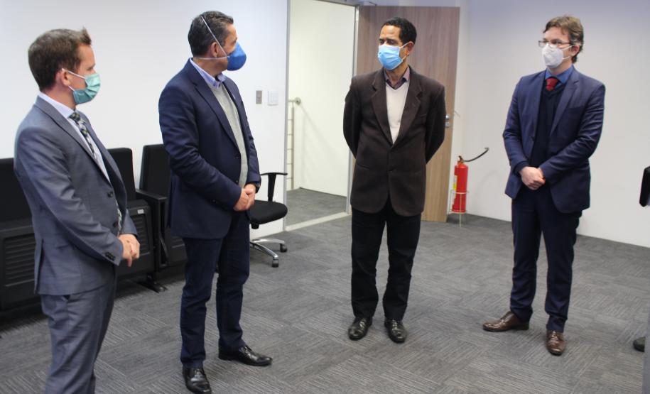 Secretaria da Segurança recebe projeto para implantação de unidade da Polícia Científica no campus da UEPG