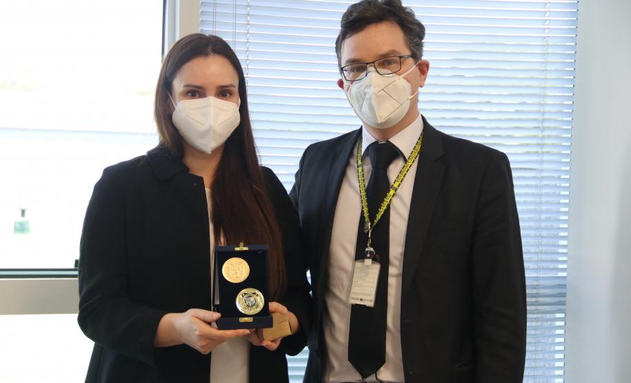 Secretário Nacional de Política sobre drogas visita sede da Polícia Científica do Paraná