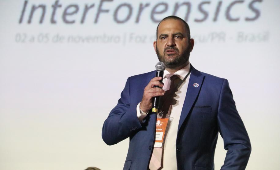 Paraná desponta com estudos para aprimorar metodologia de extração de dados de celulares e Hds