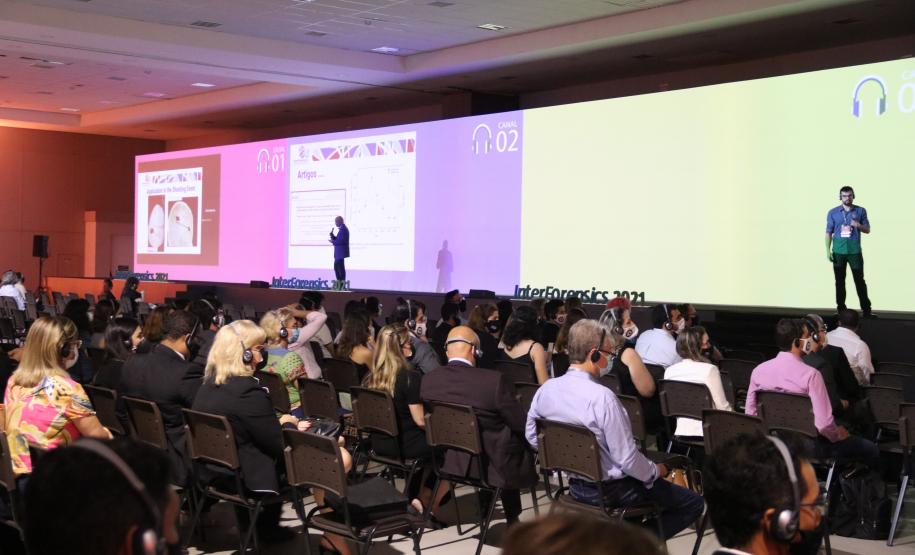 Paraná desponta com estudos para aprimorar metodologia de extração de dados de celulares e Hds