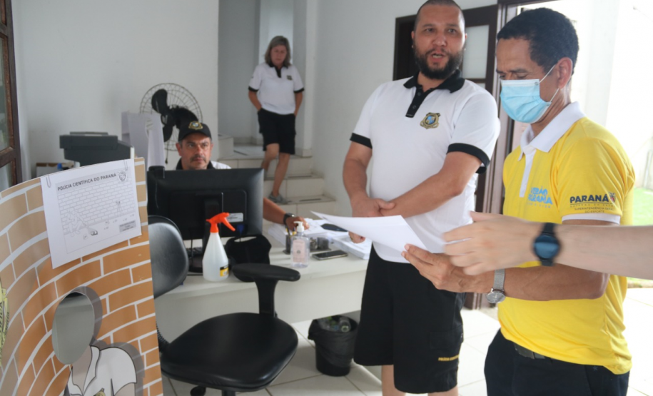 Unidade da Polícia Científica em Matinhos atuante no Verão Paraná Viva a Vida recebe visita do Secretário da Segurança Pública do Paraná
