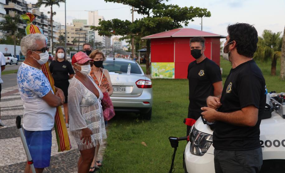 Exposição de equipamentos da Polícia Científica atrai público em Matinhos