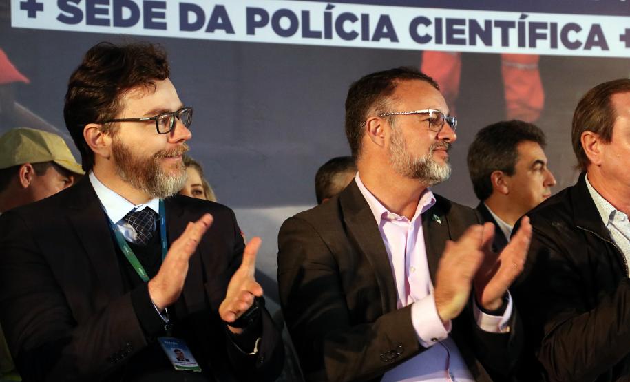 Gov. Carlos Massa Ratinho Junior, secretario de estado da seguranca publica, Wagner Mesquita e demais autoridades, assinam convênio para construção da sede da polícia científica e centro de anatomia. Ponta Grasso, 30/05/2022 Foto: Ricardo almeida/SESP