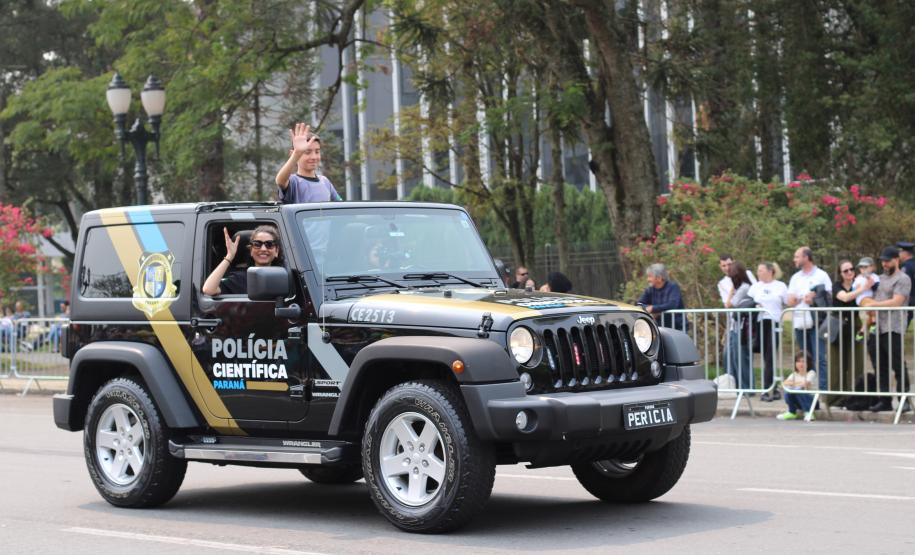 Polícia Científica do Paraná participa do desfile de 7 de setembro.