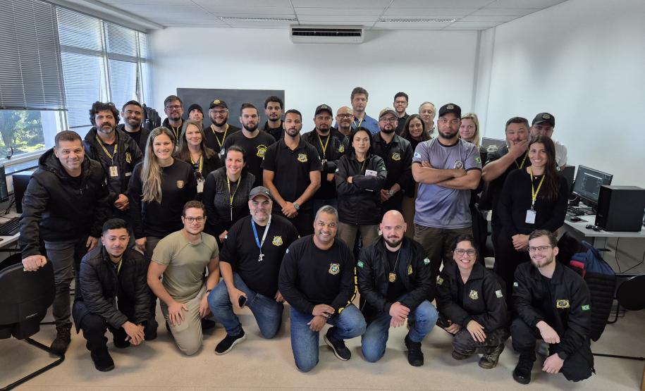 Polícia Científica do Paraná promove curso pioneiro de perícia com tecnologia em smartphone