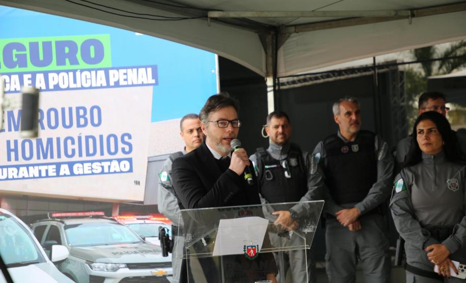 Governo entrega 10 viaturas para a Polícia Científica