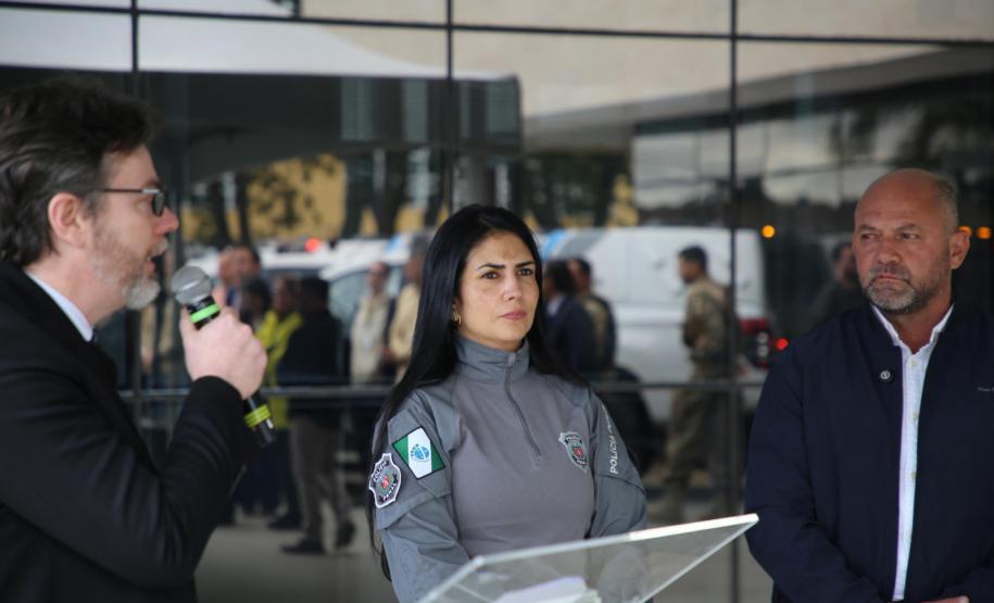 Governo entrega 10 viaturas para a Polícia Científica