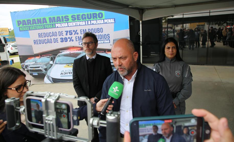 Governo entrega 10 viaturas para a Polícia Científica