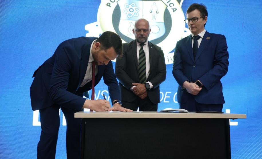 Troca de comando: Polícia Científica do Paraná tem novo diretor-geral