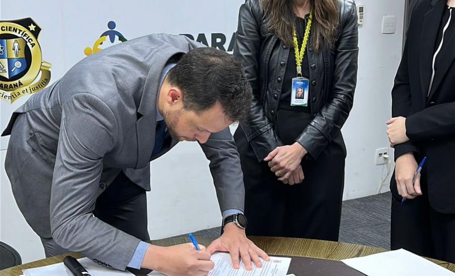 Polícia Científica do Paraná reforça quadro com a posse de 16 novos profissionais