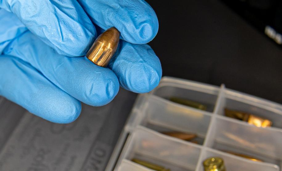 Com balística avançada, Polícia Científica elucida conexão de crimes com a mesma arma