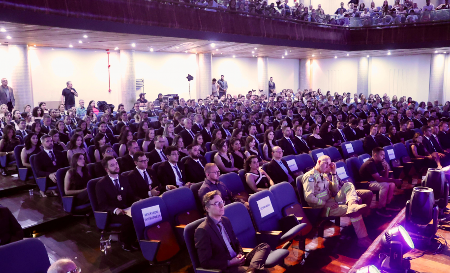 186 novos profissionais: Polícia Científica do Paraná realiza maior formatura de sua história