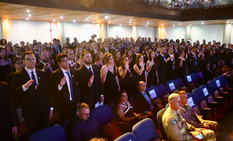186 novos profissionais: Polícia Científica do Paraná realiza maior formatura de sua história