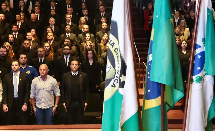 Posse de novos peritos e técnicos reforça atuação da Polícia Científica do Paraná