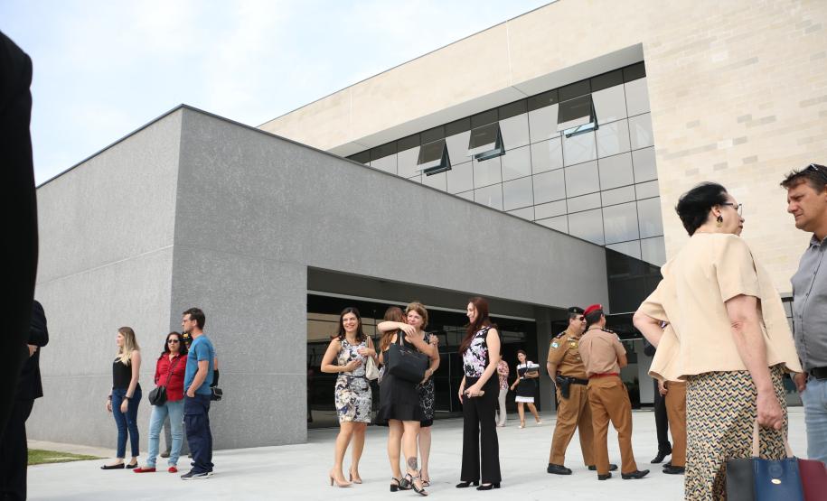 Novo prédio da Polícia Científica em Curitiba é inaugurado