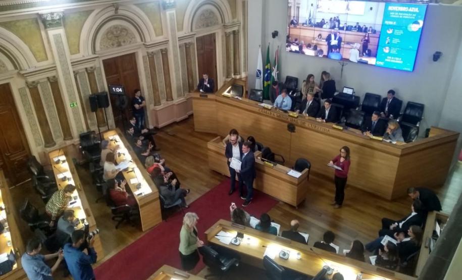 Polícia Científica recebe homenagem na Câmara Municipal de Vereadores de Curitiba