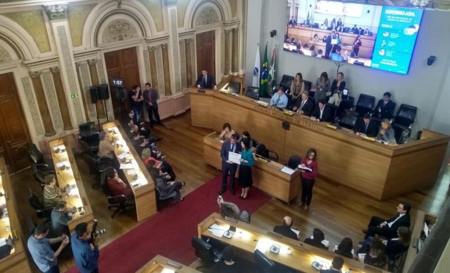 Polícia Científica recebe homenagem na Câmara Municipal de Vereadores de Curitiba