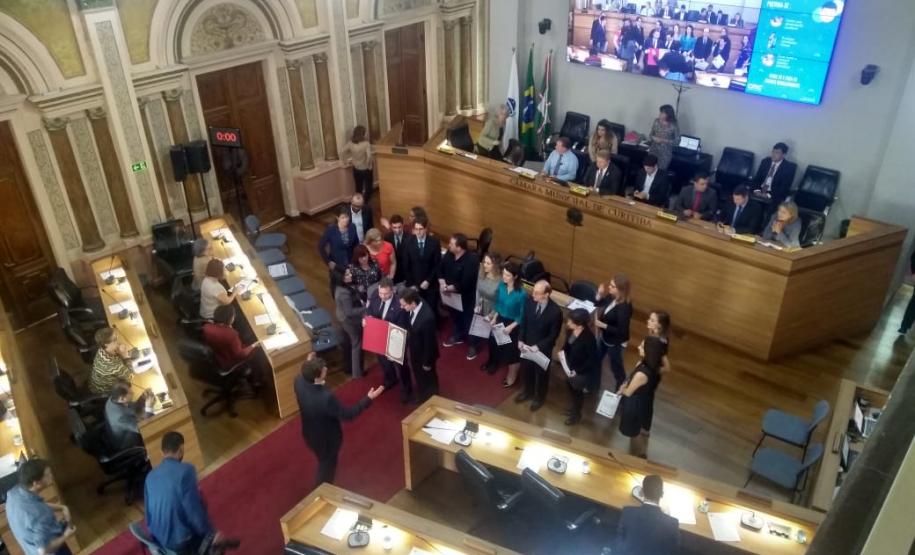 Polícia Científica recebe homenagem na Câmara Municipal de Vereadores de Curitiba