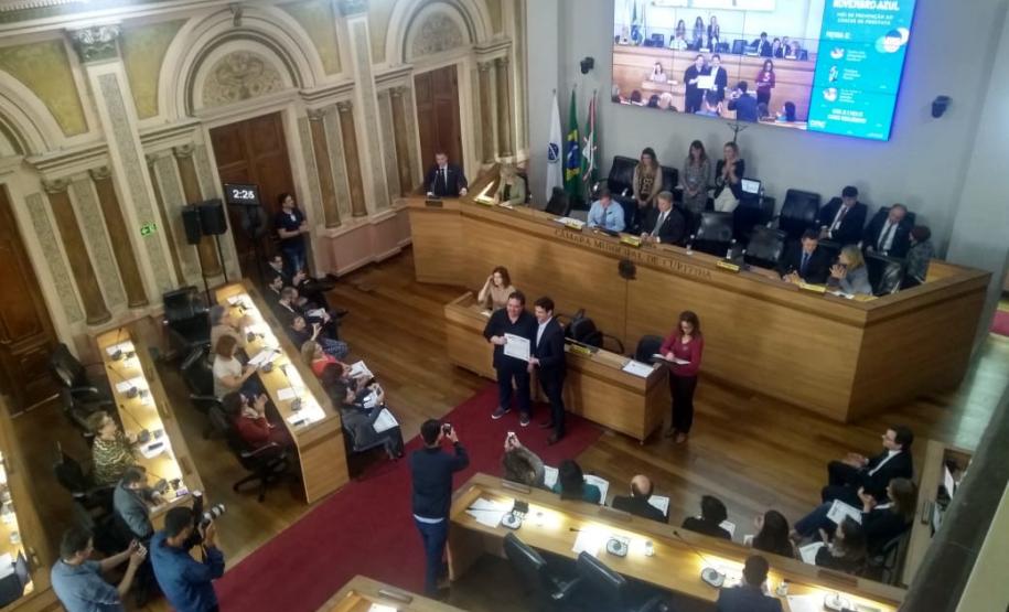 Polícia Científica recebe homenagem na Câmara Municipal de Vereadores de Curitiba