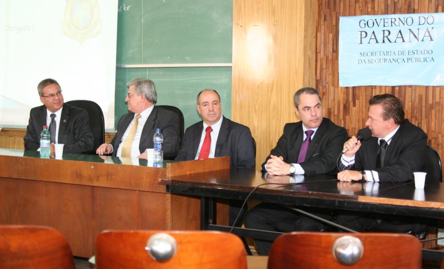 O Instituto de Criminalística do Paraná reabriu, nesta quarta-feira (12), o Laboratório de Hipnose Forense, o único da América Latina especializado no uso desta técnica para colaborar com a investigação de crimes. O serviço foi inaugurado em setembro de 1998 e funcionou até outubro de 2008, quando foi desativado. Agora, foi reaberto para melhorar a solução de inquéritos criminais. Foto:SESP