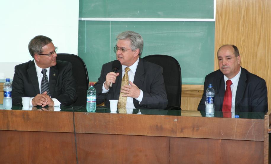 O Instituto de Criminalística do Paraná reabriu, nesta quarta-feira (12), o Laboratório de Hipnose Forense, o único da América Latina especializado no uso desta técnica para colaborar com a investigação de crimes. O serviço foi inaugurado em setembro de 1998 e funcionou até outubro de 2008, quando foi desativado. Agora, foi reaberto para melhorar a solução de inquéritos criminais. Foto:SESP