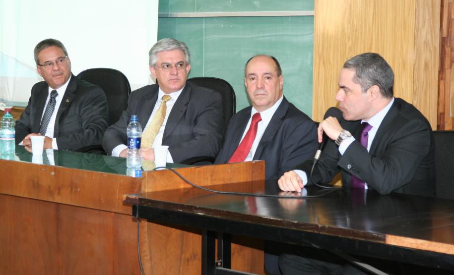 O Instituto de Criminalística do Paraná reabriu, nesta quarta-feira (12), o Laboratório de Hipnose Forense, o único da América Latina especializado no uso desta técnica para colaborar com a investigação de crimes. O serviço foi inaugurado em setembro de 1998 e funcionou até outubro de 2008, quando foi desativado. Agora, foi reaberto para melhorar a solução de inquéritos criminais. Foto:SESP