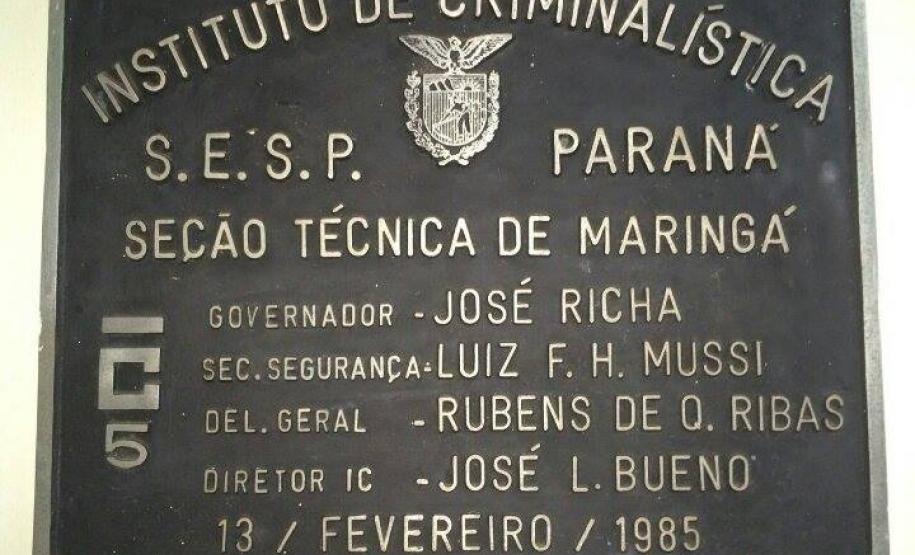 Placa de inauguração do IC de Maringá