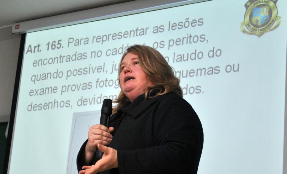 Polícia Científica realiza segundo módulo do Curso de Integração e Reciclagem Perita criminal Joice Malakoski